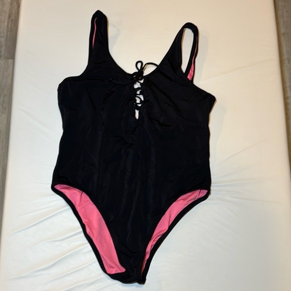 Victoria’s Secret Pink One-Piece Swimsuit Tie-Up Front Size Large - Picture 7 of 7